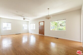 1510 N Hoover St in Los Angeles, CA - Building Photo - Building Photo
