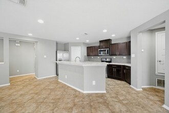6731 Slaton Fields in Converse, TX - Building Photo - Building Photo