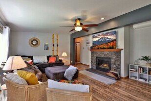 90 Blueberry Hill Rd in Bridgewater, VT - Building Photo