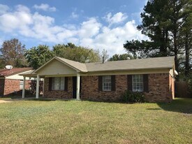 5304 Plover Dr in Memphis, TN - Building Photo