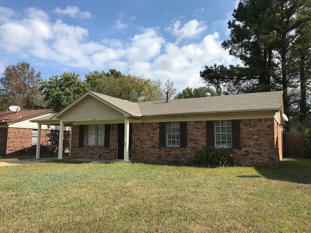 5304 Plover Dr in Memphis, TN - Building Photo