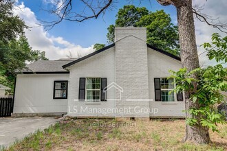 1314 Lee Hall St in San Antonio, TX - Building Photo - Building Photo