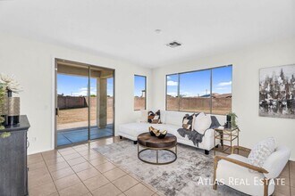 3284 E Powell Ct in Gilbert, AZ - Building Photo - Building Photo