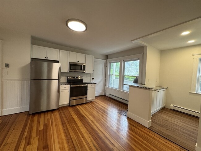 property at 8 Glendale St