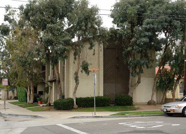 338 W Walnut Ave in Orange, CA - Building Photo - Building Photo