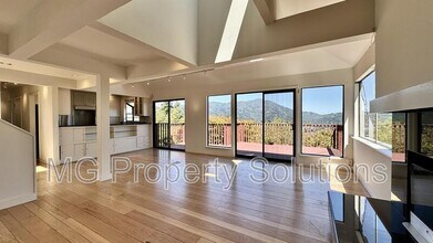 974 Vernal Ave in Mill Valley, CA - Building Photo - Building Photo