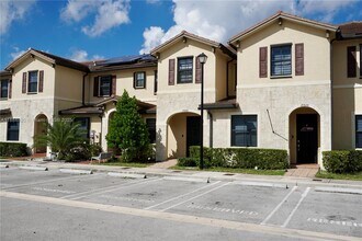 10606 West 33rd Ct in Hialeah, FL - Building Photo - Building Photo