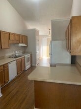 2002 River Dr in Greenville, NC - Building Photo - Building Photo