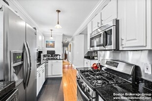 773 Columbia Rd, Unit 3 in Boston, MA - Building Photo