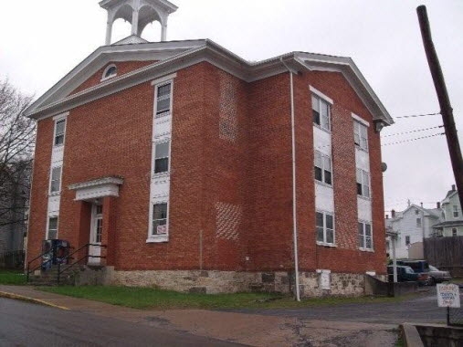 205 Foster St in Mifflin, PA - Building Photo