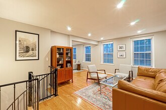 3400 39th St NW, Unit A715 in Washington, DC - Foto de edificio - Building Photo