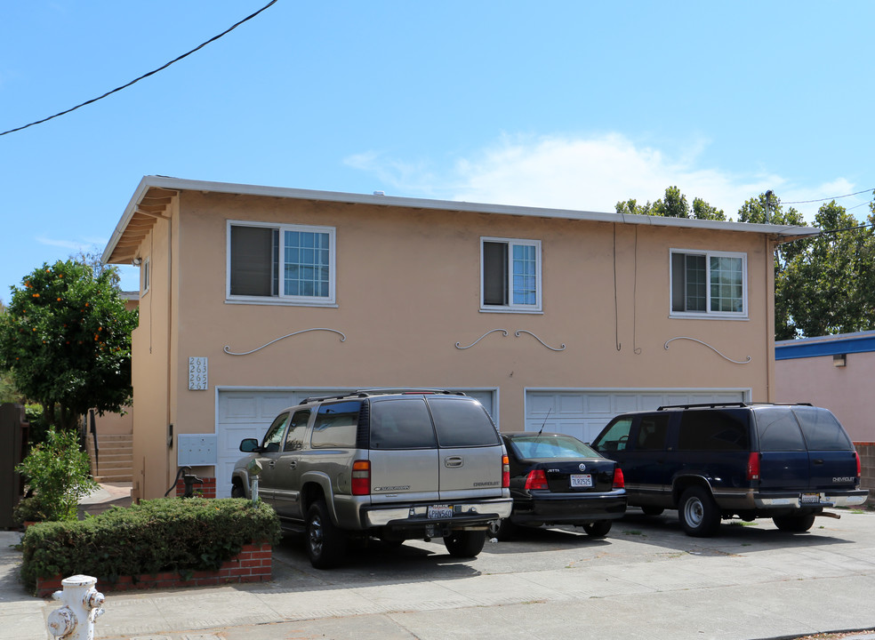 261-267 Warren Ave in San Leandro, CA - Building Photo