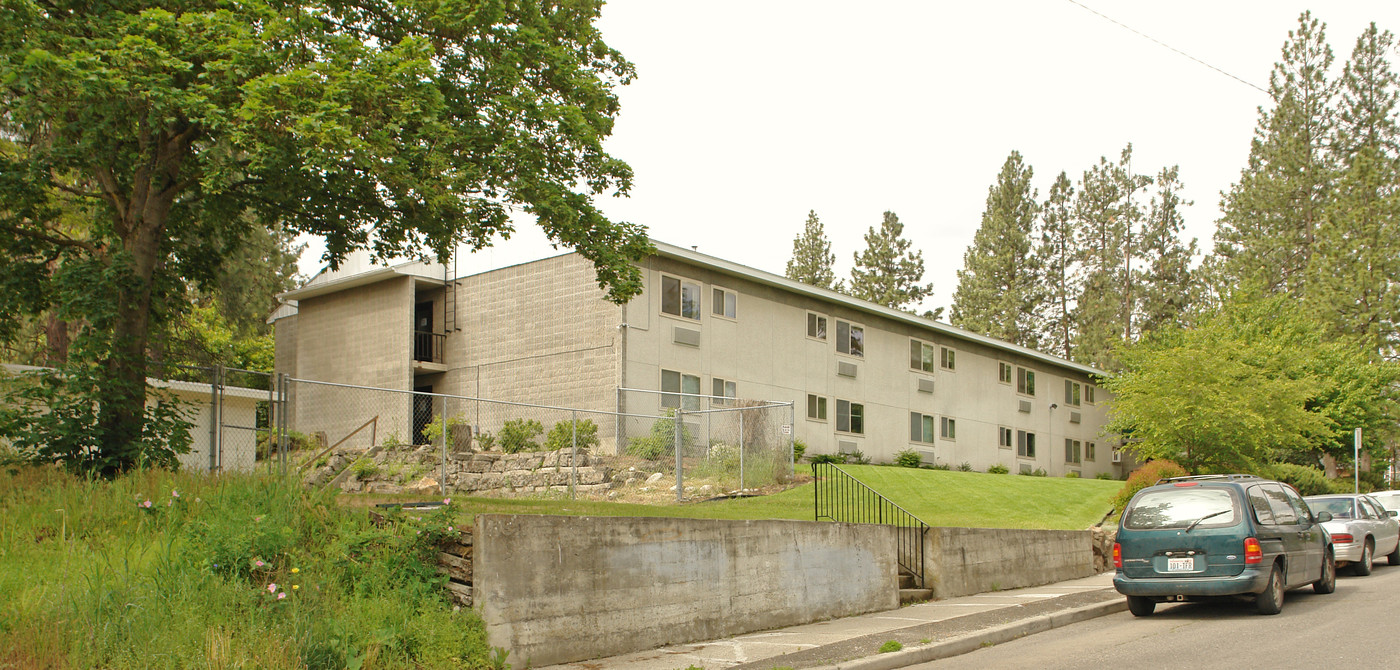 Hifumi En Apartments in Spokane, WA - Foto de edificio