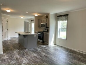 206 Atlantic Ln in Rockford, MN - Building Photo - Building Photo