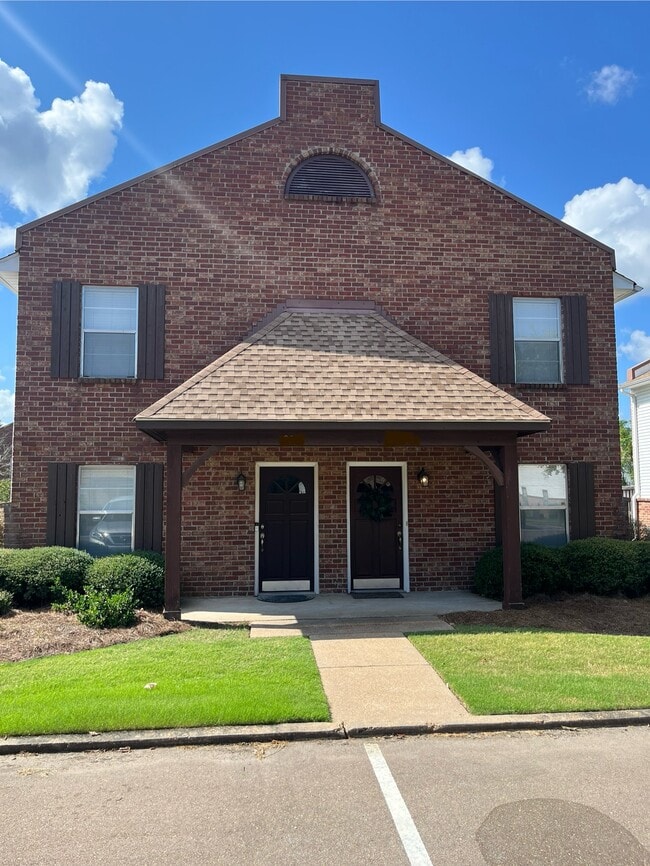 property at 2010 Dundee Rd
