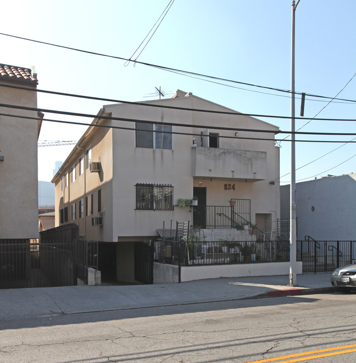 824 Alpine St in Los Angeles, CA - Building Photo