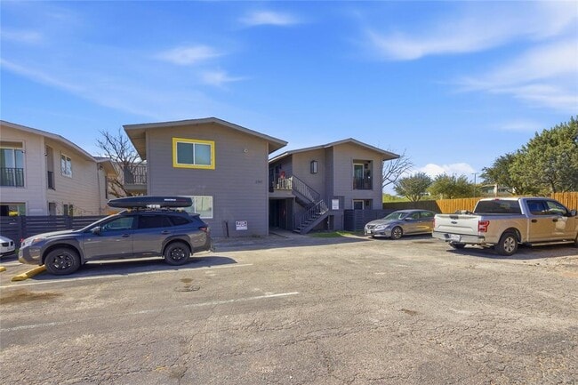 2705 Windswept Cove in Austin, TX - Foto de edificio - Building Photo