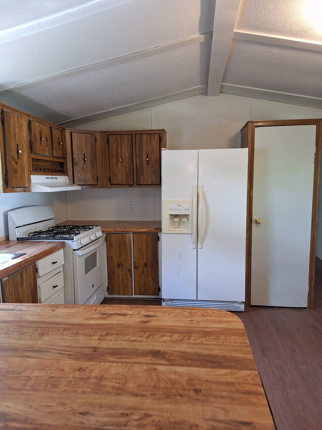 property at 8332 Parkview Ln