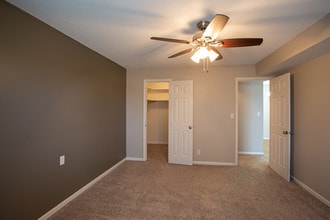 Thomasbrook in Lincoln, NE - Building Photo - Interior Photo