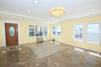 18 Brokaw Ave in Floral Park, NY - Building Photo - Building Photo