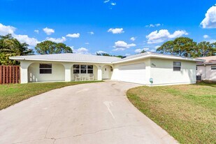 2252 SE Wald St in Port St. Lucie, FL - Building Photo