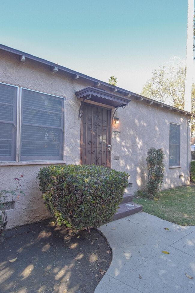 4347 8th Ave in Los Angeles, CA - Building Photo - Building Photo