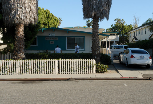 Twin Palms in Carpinteria, CA - Foto de edificio - Building Photo