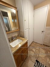 301 Broadway in Costa Mesa, CA - Foto de edificio - Building Photo