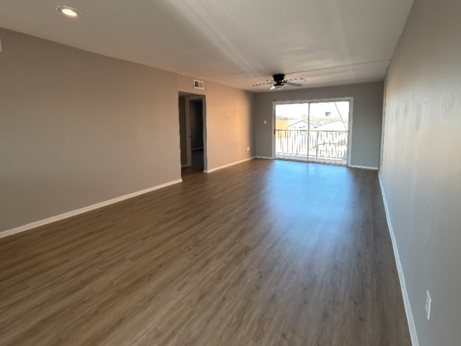 301 Tri City Beach Rd in Baytown, TX - Foto de edificio - Building Photo