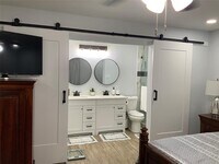 840 Threadneedle St photo'