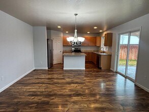 16581 Berkley Ave in Caldwell, ID - Building Photo - Building Photo