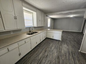 1501 Bishop Warren Dr in Little Rock, AR - Building Photo - Building Photo