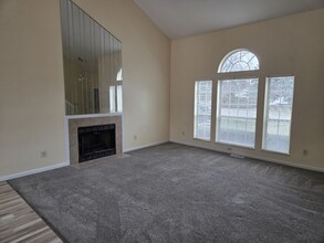 6067 Abbey Church Rd in Dublin, OH - Foto de edificio - Building Photo