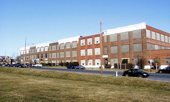 601-699 E Broad St in Bethlehem, PA - Foto de edificio - Other