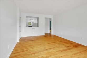 63 Maynard St, Unit 4 in Middletown, CT - Foto de edificio - Building Photo