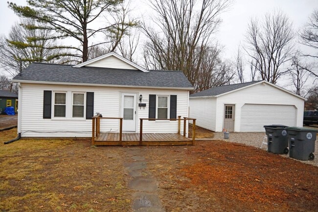 3000 Rheinhardt Ave in Evansville, IN - Foto de edificio - Building Photo