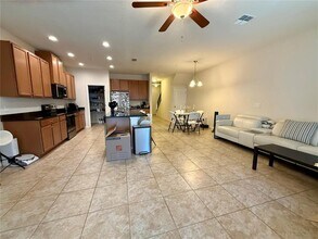 7522 Aloma Pines Ct in Winter Park, FL - Building Photo - Building Photo