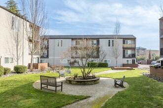 River Lofts Apartments in Tualatin, OR - Building Photo - Building Photo