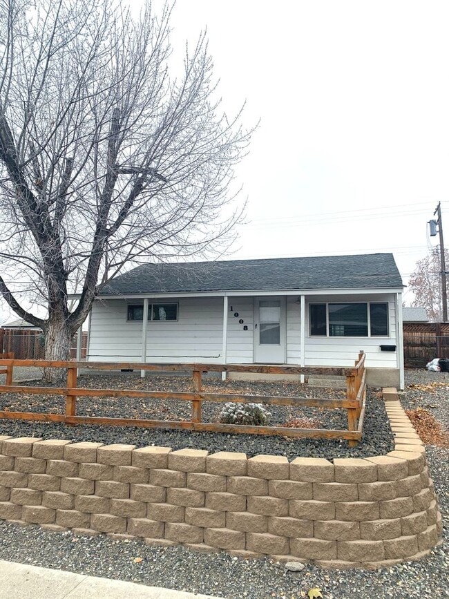 1008 Wright Ave in Richland, WA - Building Photo - Building Photo