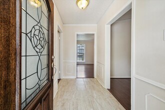 10607 Longmont Dr in Houston, TX - Building Photo - Building Photo