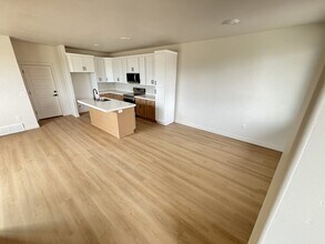 6152 S 4640 W in Kearns, UT - Building Photo - Building Photo