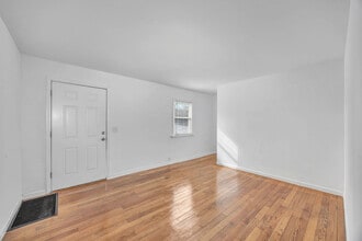 2324 Langdon Farm Rd in Cincinnati, OH - Building Photo - Building Photo