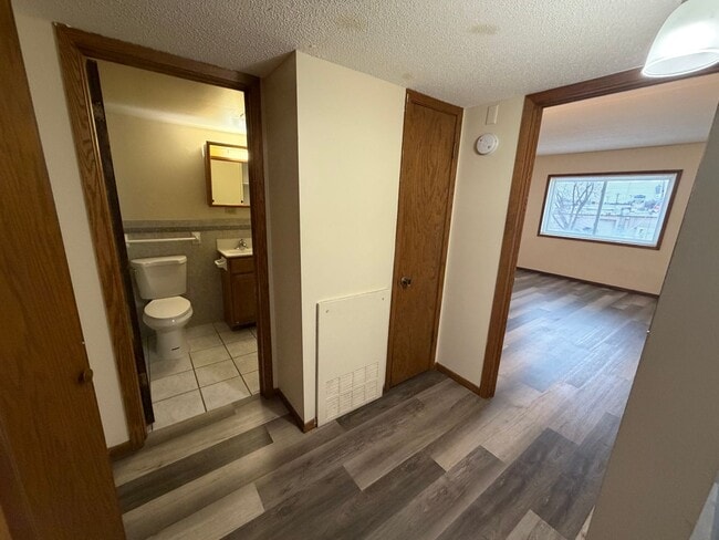 Eastwood Manor Apartments