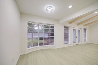 5506 Bent Bough Ln in Houston, TX - Building Photo - Building Photo