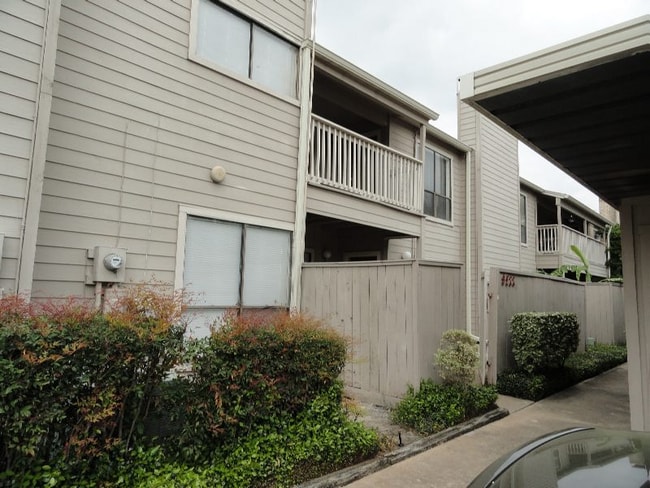 property at 9522 Pagewood Ln