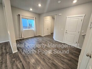 28215 64th Ct NW in Stanwood, WA - Building Photo - Building Photo