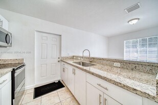 2243 NW 61st St in Miami, FL - Building Photo