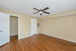Ridgecrest Apartments in Grapevine, TX - Building Photo