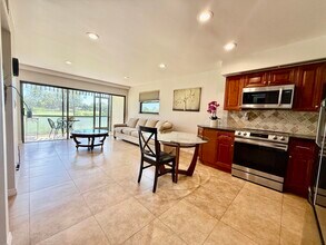 620 Greensward Ln in Delray Beach, FL - Foto de edificio - Building Photo