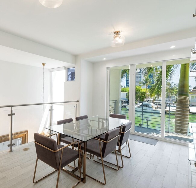 51 N Shore Dr in Miami Beach, FL - Building Photo - Building Photo